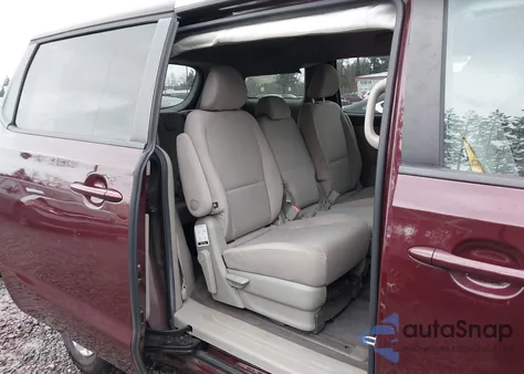 2018 Kia Sedona Lx z USA, uszkodzony, nr VIN KNDMB5C12J6394192